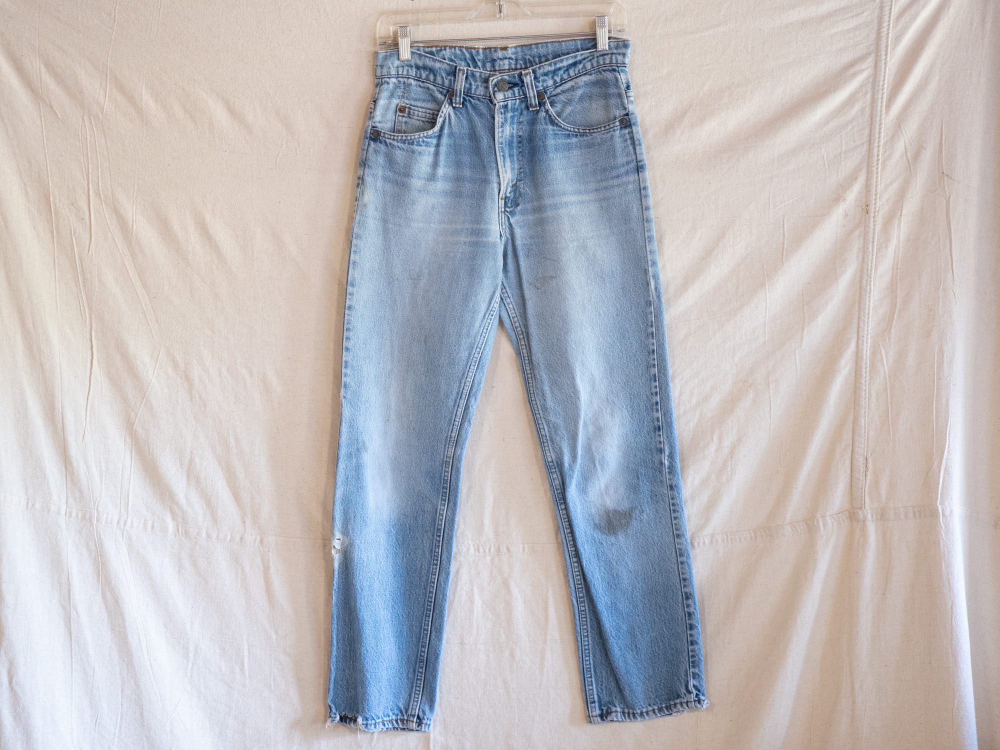 vintage 70s orange tab distressed levi jeans / 29x28